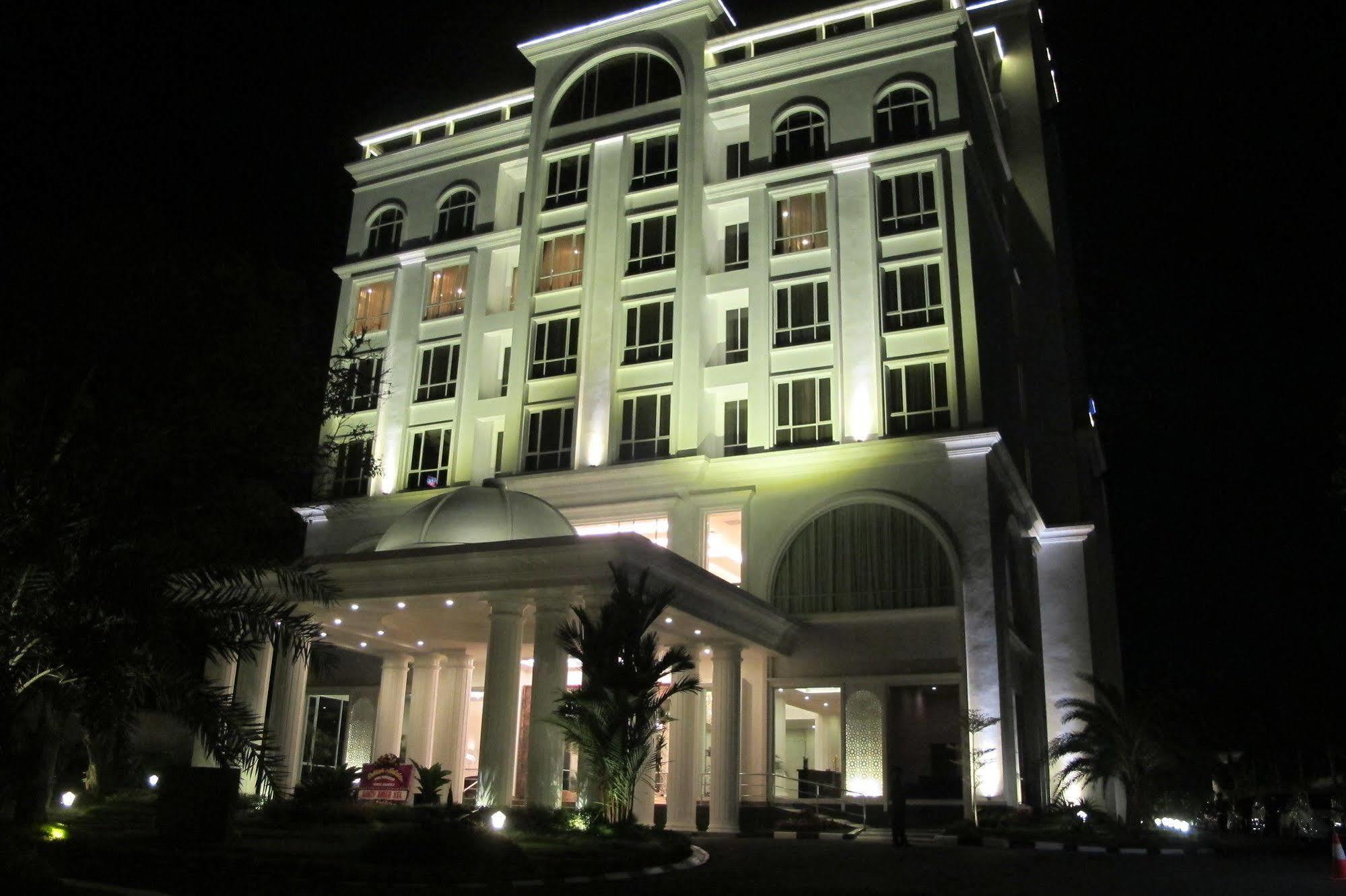 The Sahira Hotel Syariah Bogor Ngoại thất bức ảnh